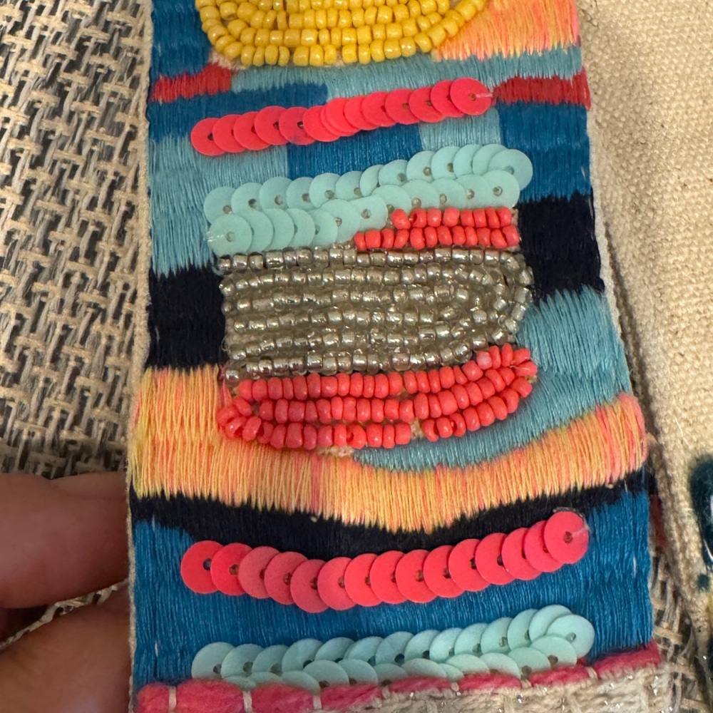 Colorful Patterned Women's Accessory Strap - Picture 2 of 8